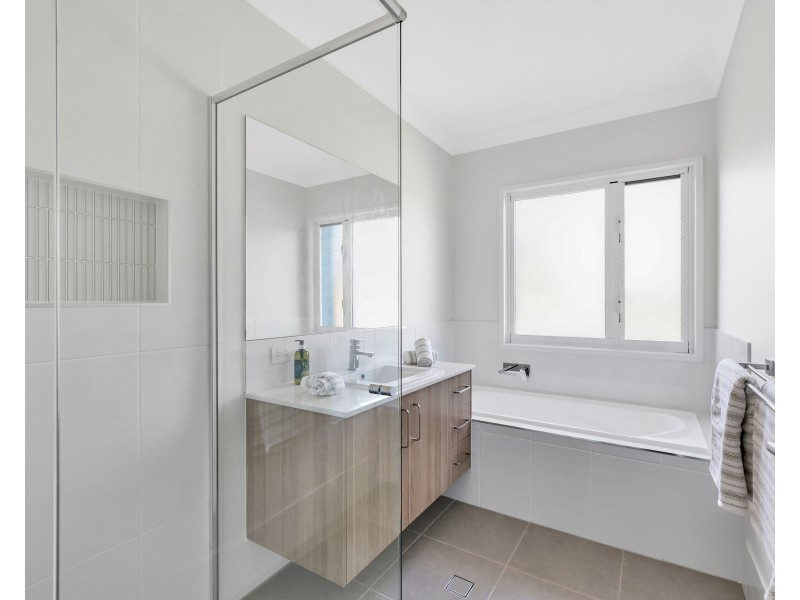 5 Noll Street, Kearneys Spring QLD 4350