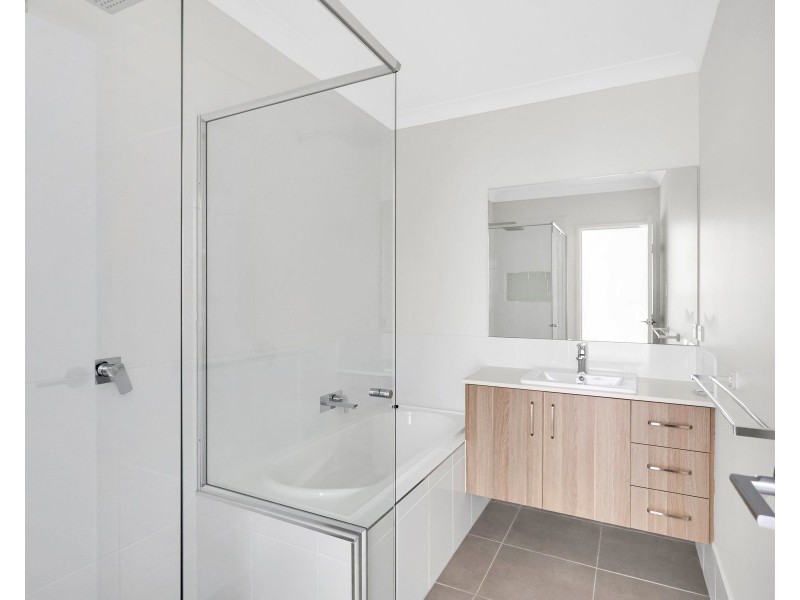 5 Noll Street, Kearneys Spring QLD 4350