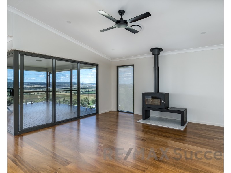 22 Manikato Drive, Hodgson Vale QLD 4352