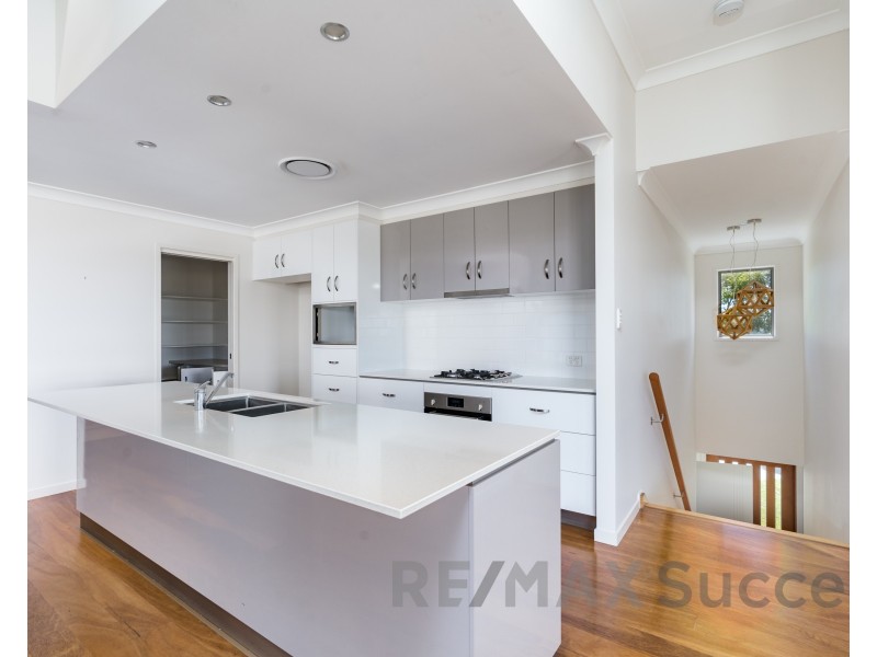 22 Manikato Drive, Hodgson Vale QLD 4352