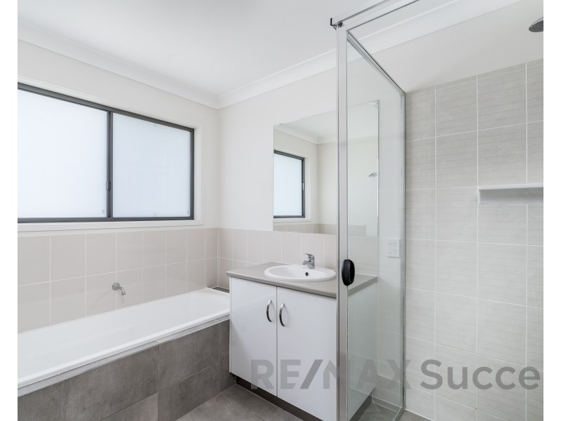 22 Manikato Drive, Hodgson Vale QLD 4352