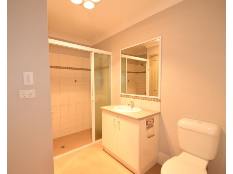 2/9 Hirst Street, Greenmount QLD 4359