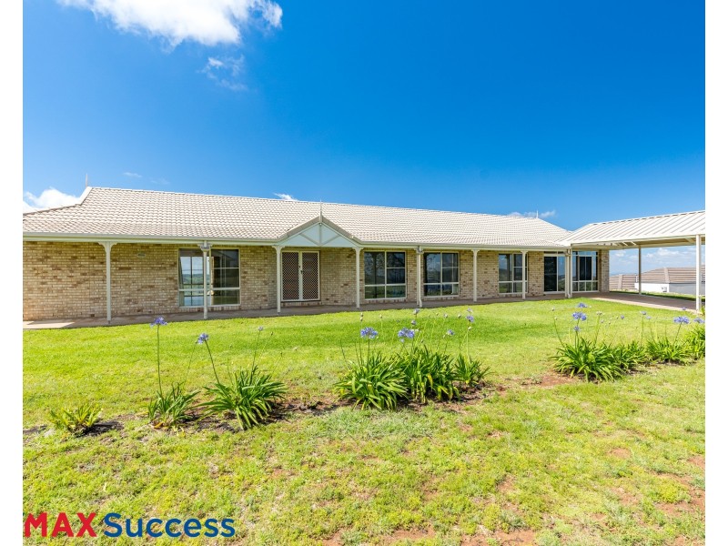 42 Panoramic Drive, Preston QLD 4352