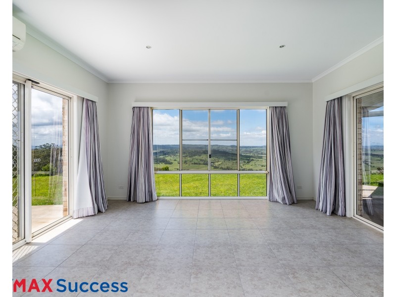 42 Panoramic Drive, Preston QLD 4352