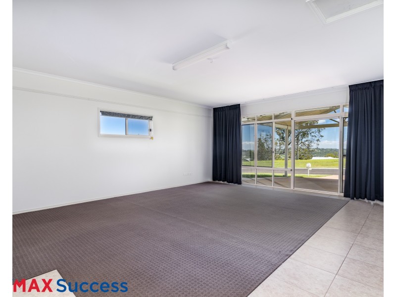 42 Panoramic Drive, Preston QLD 4352