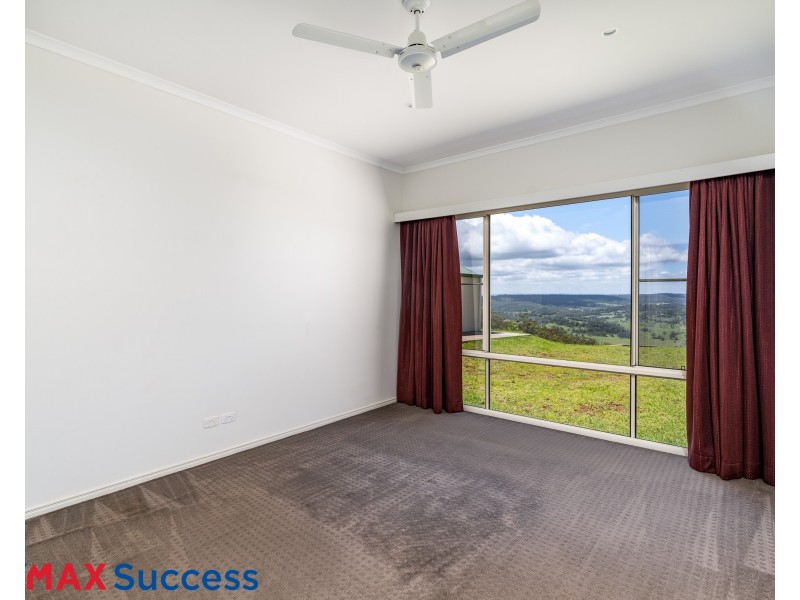 42 Panoramic Drive, Preston QLD 4352