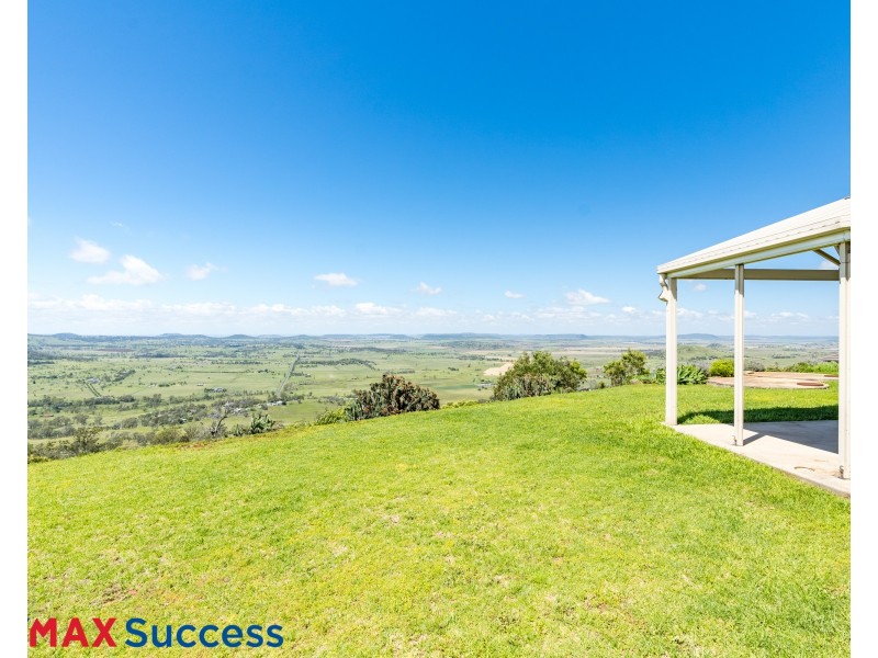 42 Panoramic Drive, Preston QLD 4352