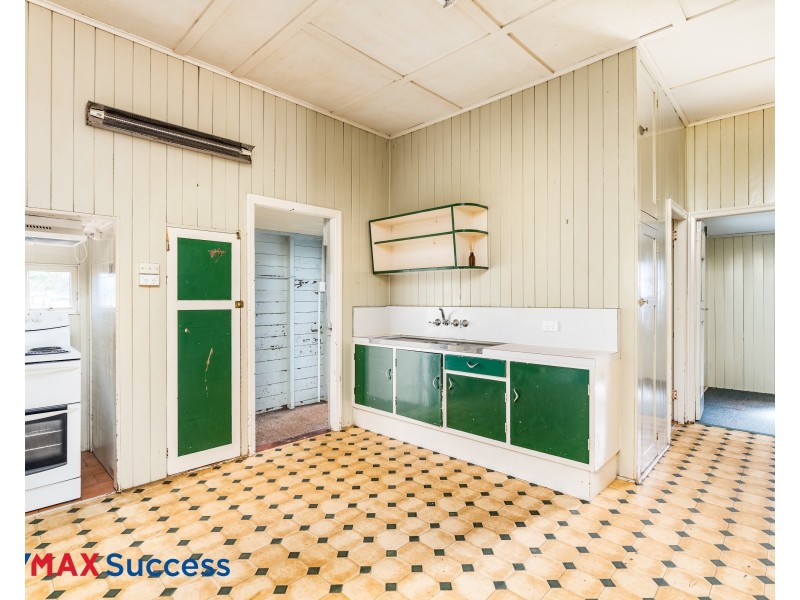 237 Geddes Street, Centenary Heights QLD 4350