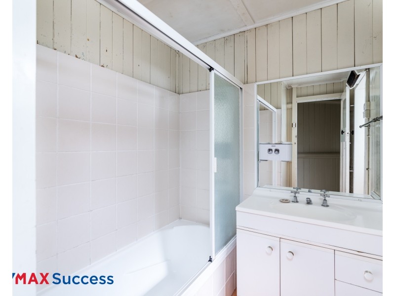 237 Geddes Street, Centenary Heights QLD 4350