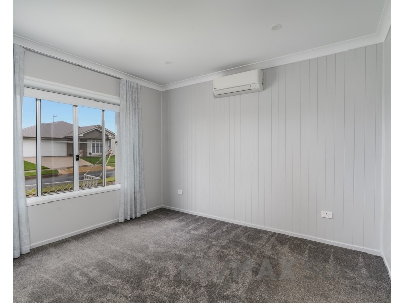 10 Mcaulay Avenue, Highfields QLD 4352