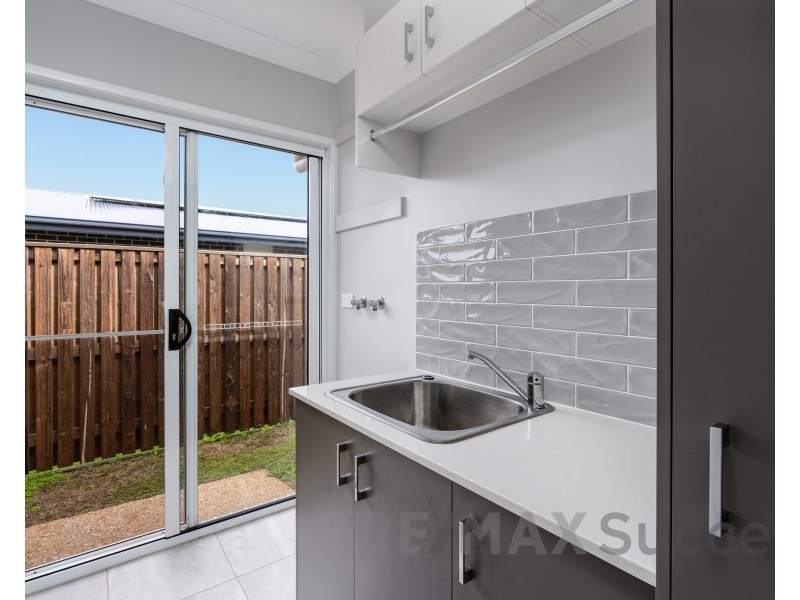 10 Mcaulay Avenue, Highfields QLD 4352