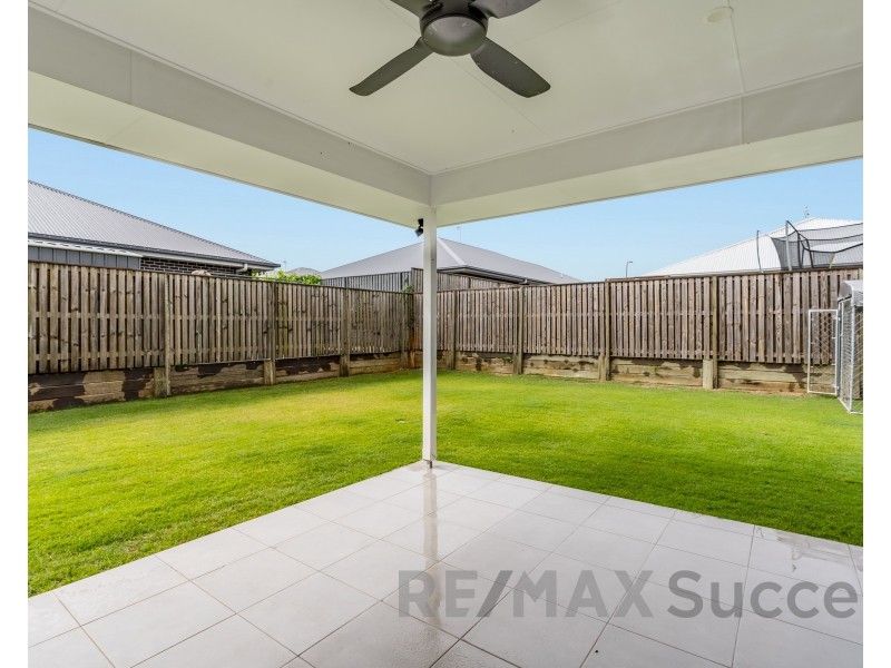 10 Mcaulay Avenue, Highfields QLD 4352