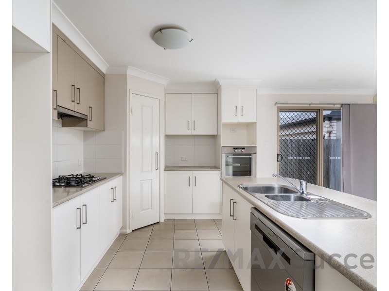 1/10 Sambar Court, Kearneys Spring QLD 4350