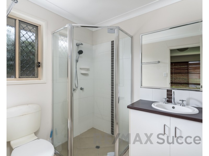 1/10 Sambar Court, Kearneys Spring QLD 4350