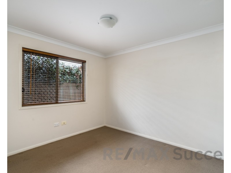 1/10 Sambar Court, Kearneys Spring QLD 4350