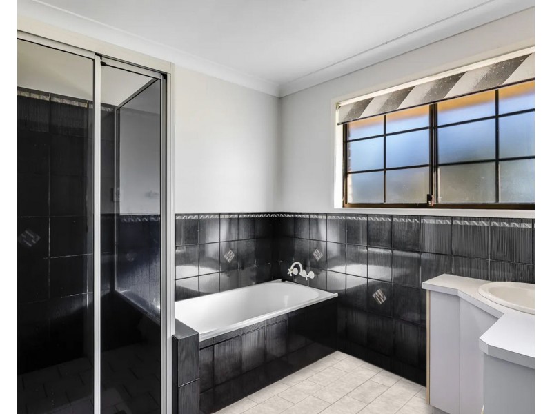 2 Gowrie Junction Road, Cotswold Hills QLD 4350