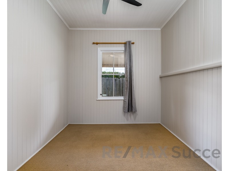 1 Glasgow Street, North Toowoomba QLD 4350