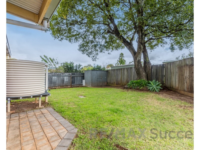 1 Glasgow Street, North Toowoomba QLD 4350