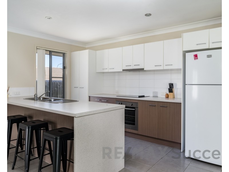 44 Balaroo Drive, Glenvale QLD 4350