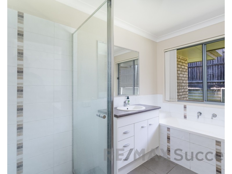 44 Balaroo Drive, Glenvale QLD 4350