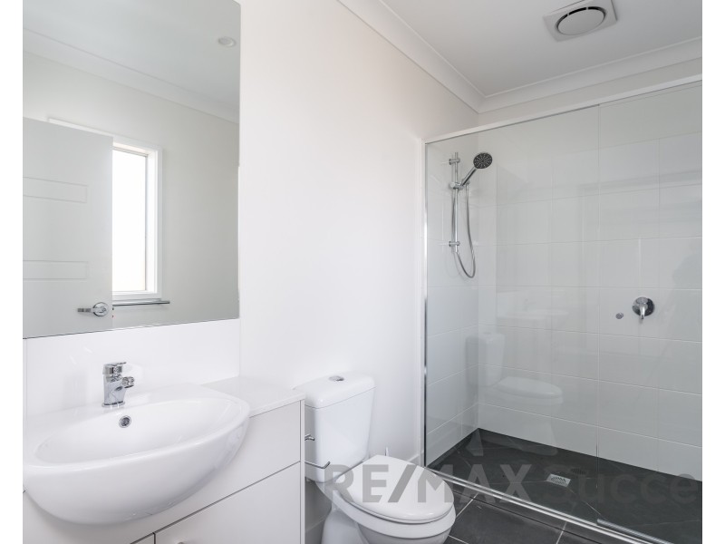14 Broadmead Street, Glenvale QLD 4350