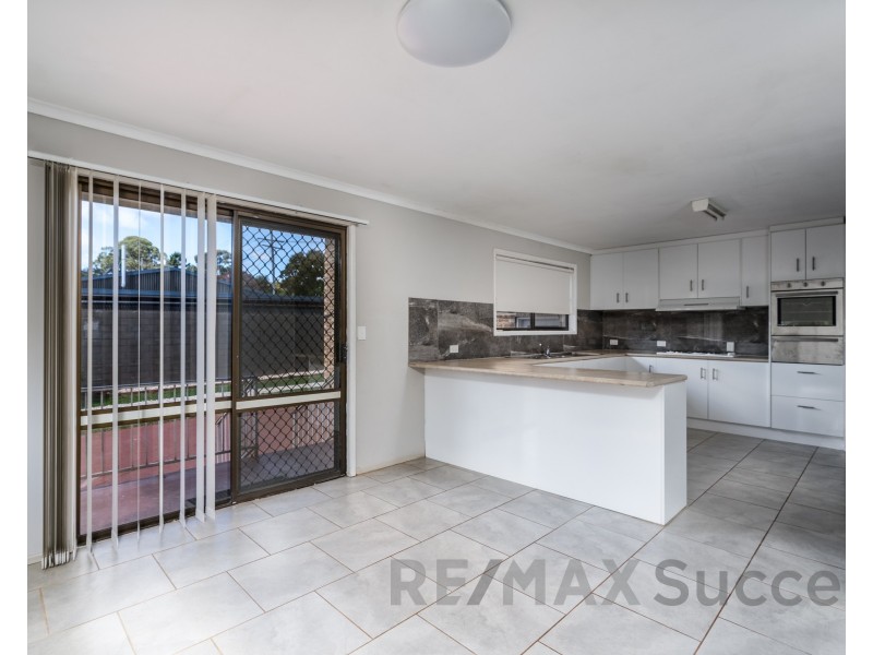 824 Ruthven Street, Kearneys Spring QLD 4350