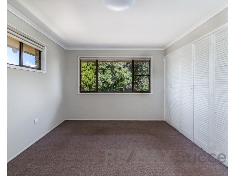 824 Ruthven Street, Kearneys Spring QLD 4350
