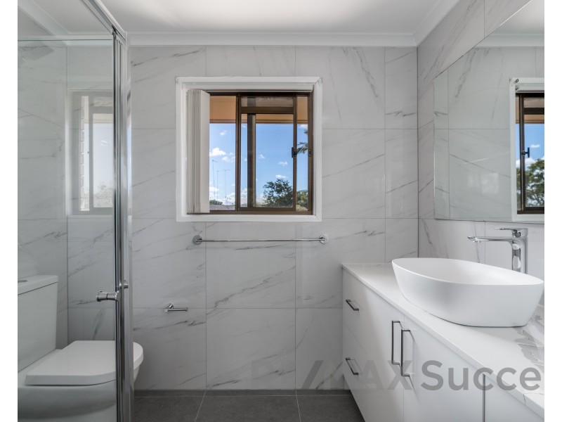 824 Ruthven Street, Kearneys Spring QLD 4350