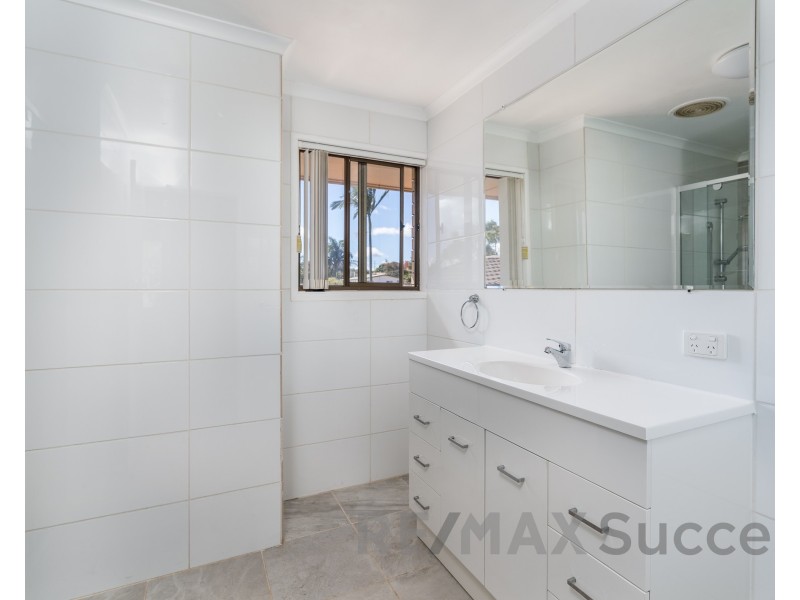 824 Ruthven Street, Kearneys Spring QLD 4350