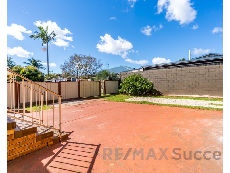 824 Ruthven Street, Kearneys Spring QLD 4350