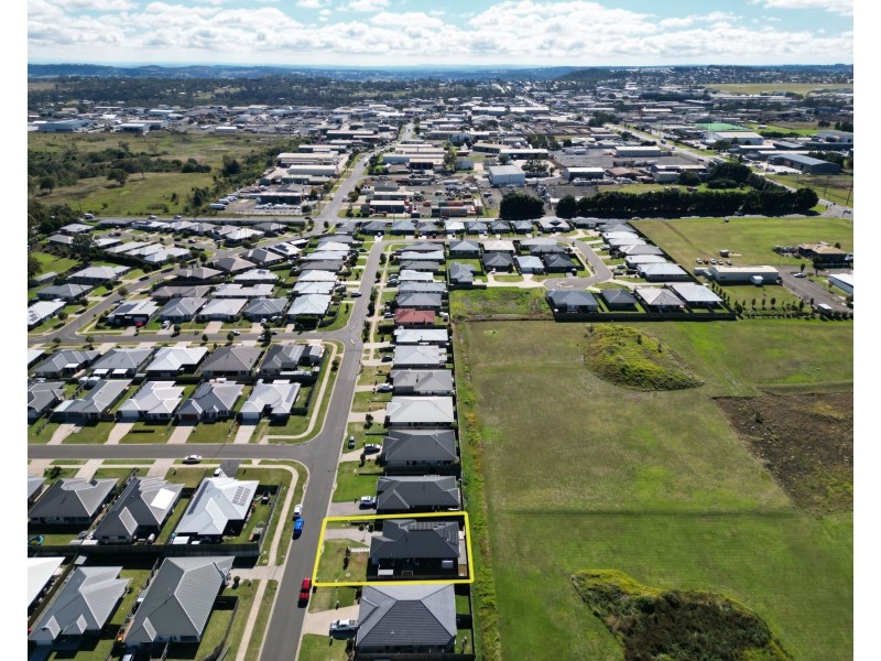 45 Shelby Street, Glenvale QLD 4350