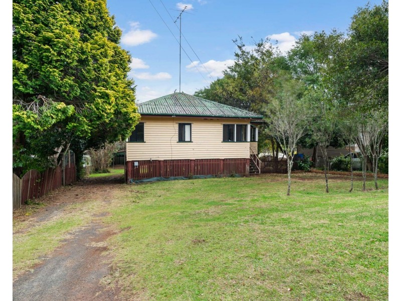29 Yeates Street, Harlaxton QLD 4350
