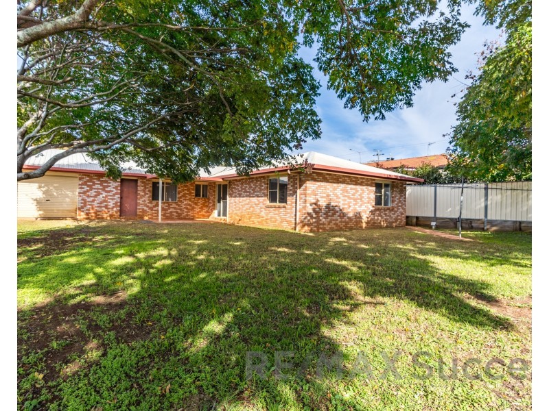 383 Spring Street, Kearneys Spring QLD 4350