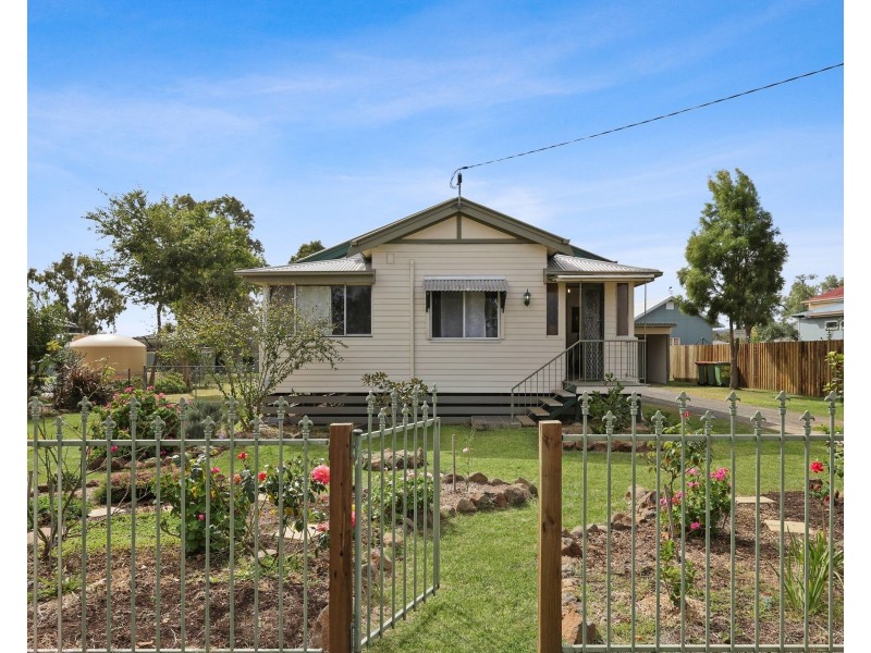 6 Eton Street, Cambooya QLD 4358