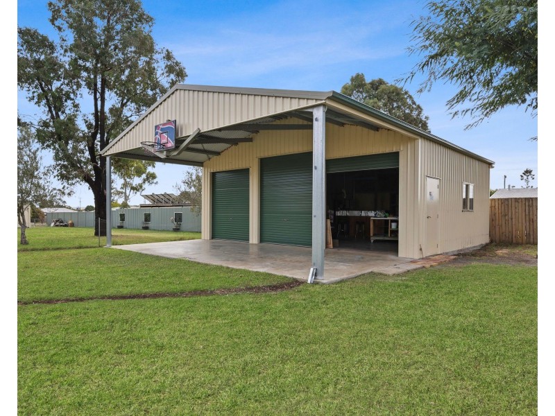 6 Eton Street, Cambooya QLD 4358