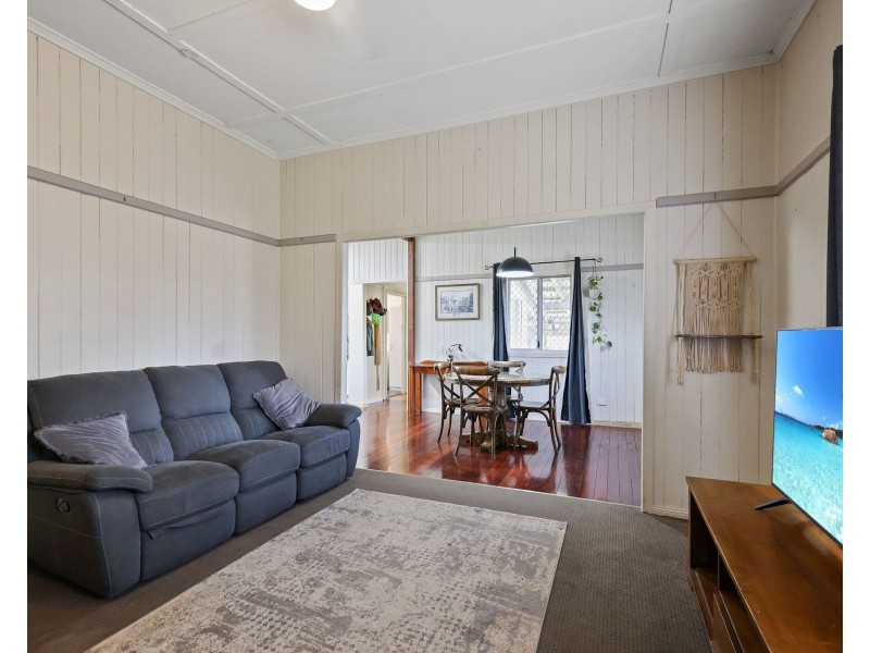 6 Eton Street, Cambooya QLD 4358