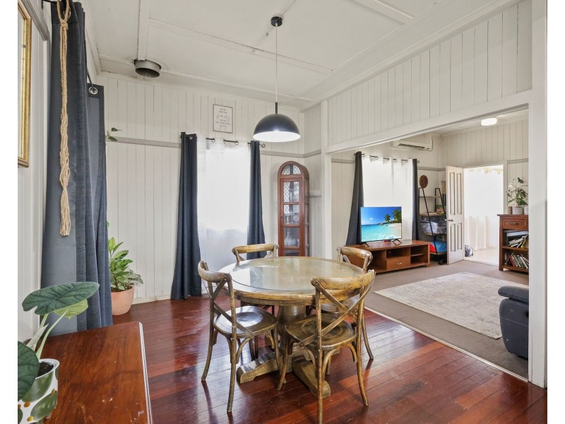 6 Eton Street, Cambooya QLD 4358