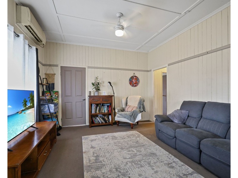 6 Eton Street, Cambooya QLD 4358