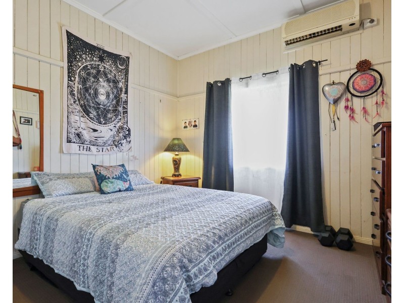 6 Eton Street, Cambooya QLD 4358