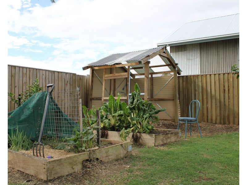 6 Eton Street, Cambooya QLD 4358
