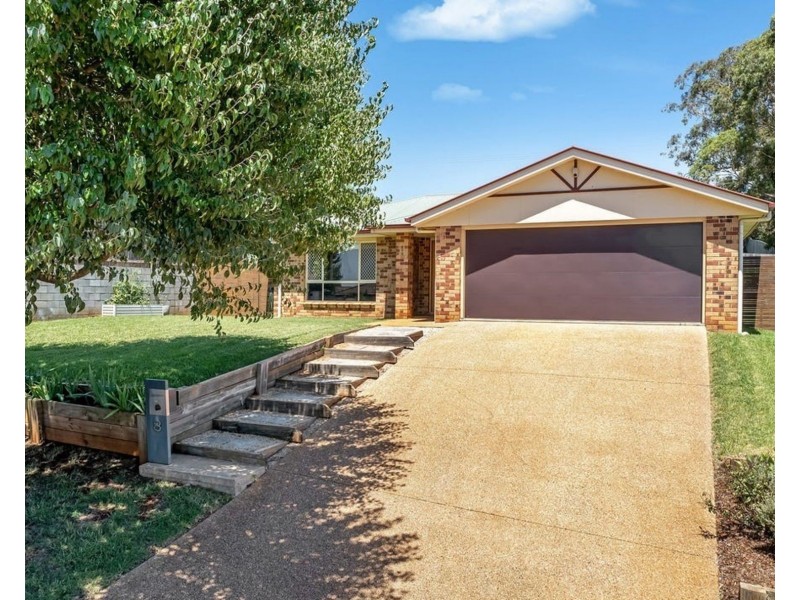 8 Samuel Court, Darling Heights QLD 4350
