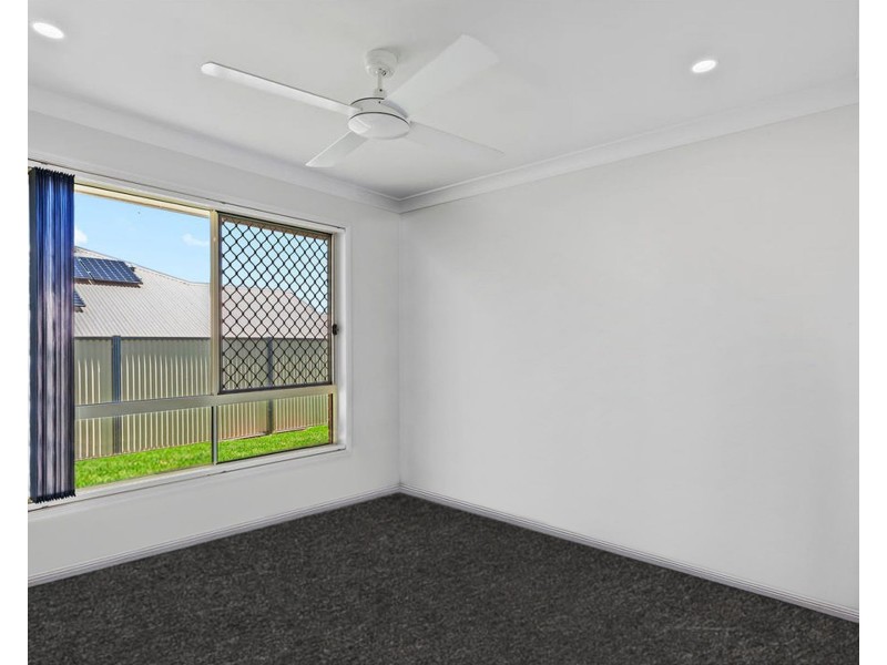 8 Samuel Court, Darling Heights QLD 4350