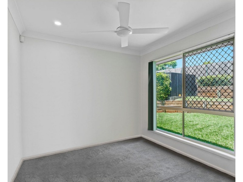 8 Samuel Court, Darling Heights QLD 4350