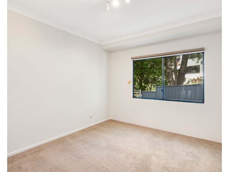 26 Hilltop Crescent, Blue Mountain Heights QLD 4350