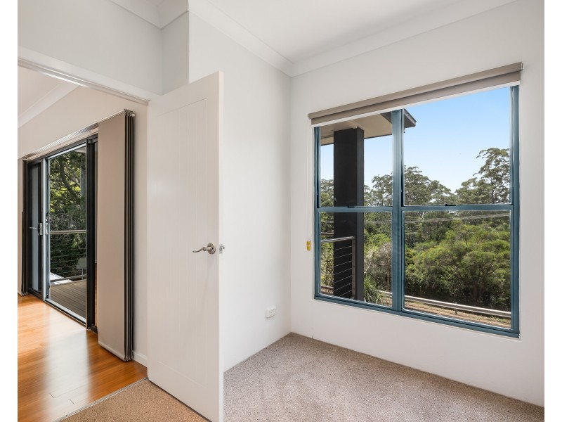 26 Hilltop Crescent, Blue Mountain Heights QLD 4350