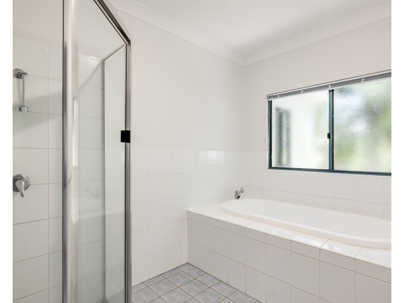 26 Hilltop Crescent, Blue Mountain Heights QLD 4350