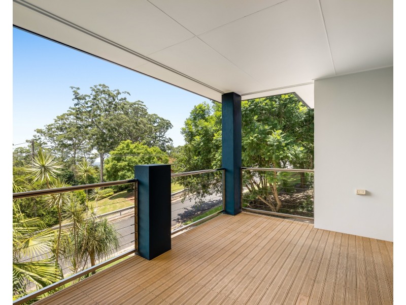 26 Hilltop Crescent, Blue Mountain Heights QLD 4350