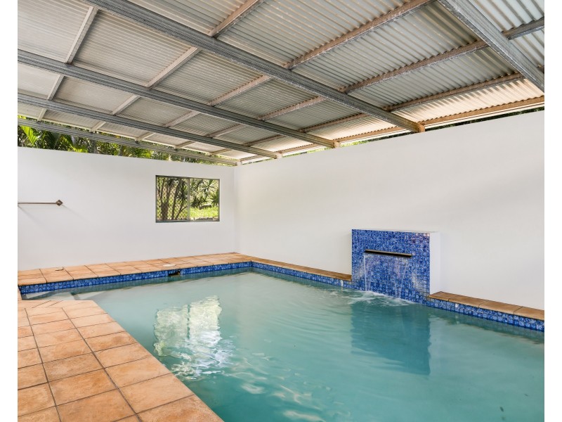 26 Hilltop Crescent, Blue Mountain Heights QLD 4350