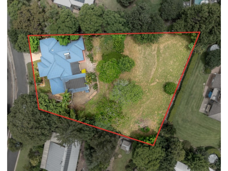 26 Hilltop Crescent, Blue Mountain Heights QLD 4350