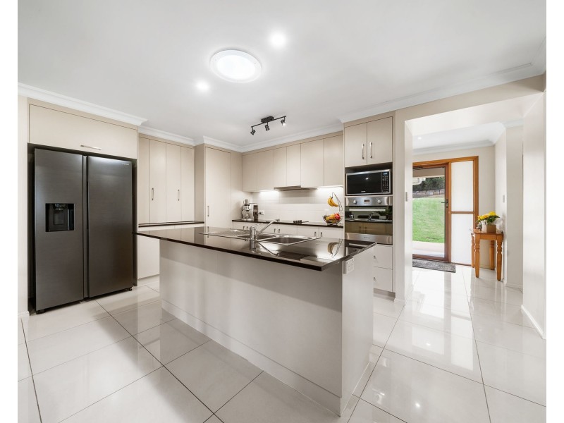 4 Wodalla Court, Hodgson Vale QLD 4352